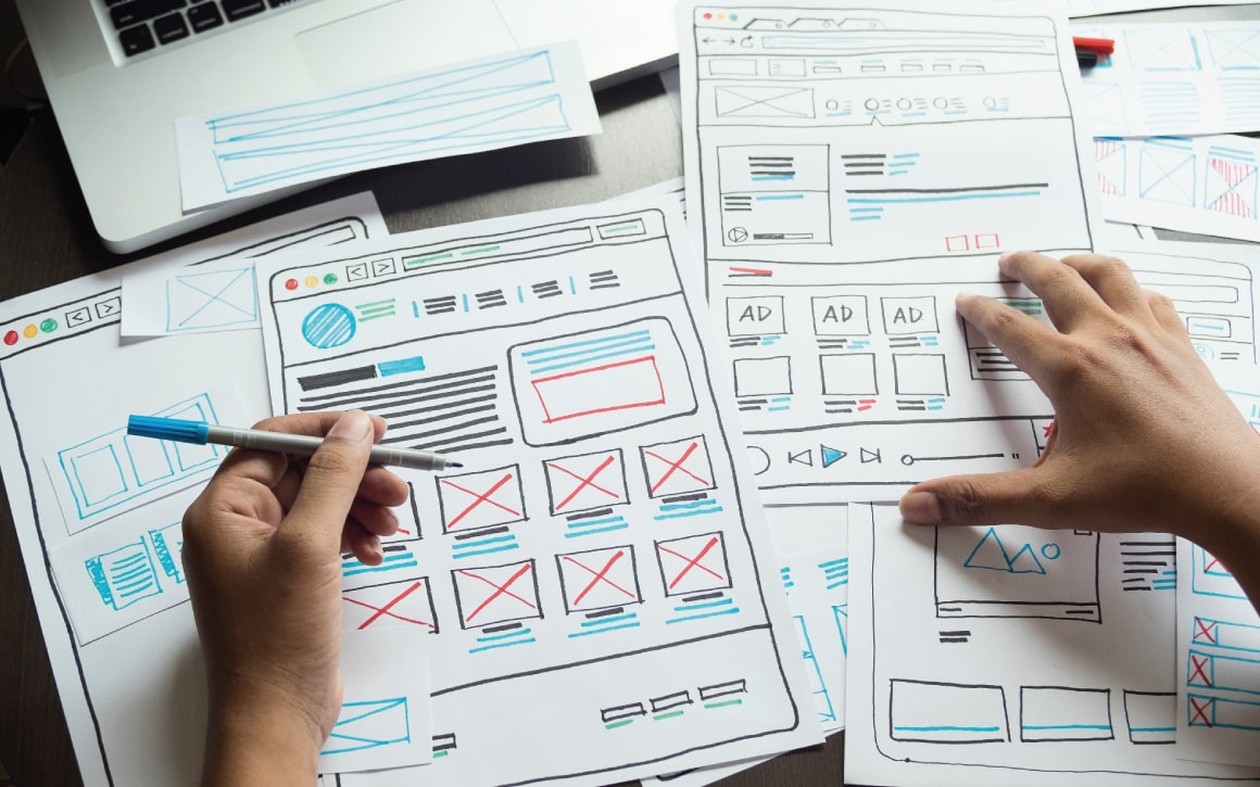 Zeichnungen, die das Design einer Seite visualisieren