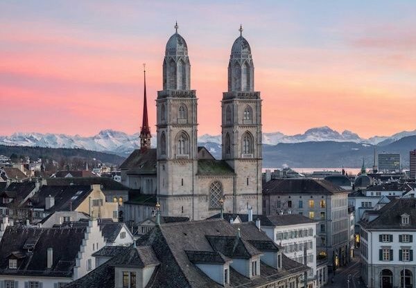 Zürich Grossmünster https://digimacbook.com/wp-content/uploads/2026/01/Zuerich-Grossmuenster-e1769165837819.jpg